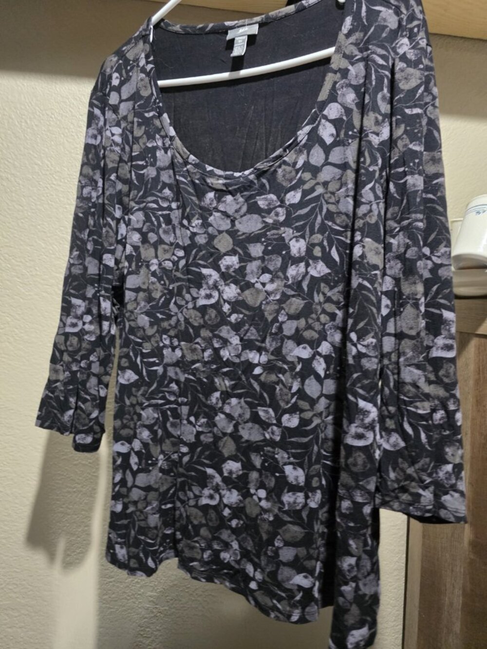 J Jill Stretchy Jersey Knit Top Women's 3XL Gray Leaves 3/4 Sleeve Scoop Neck